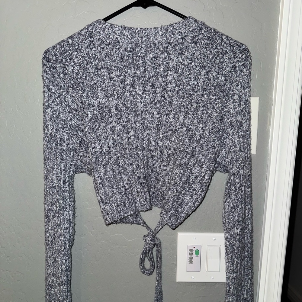 Forever 21 Navy Long Sleeve Crop Sweater
